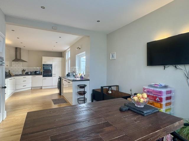 Glanmor Park Road, Sketty, Swansea, SA2 0QG